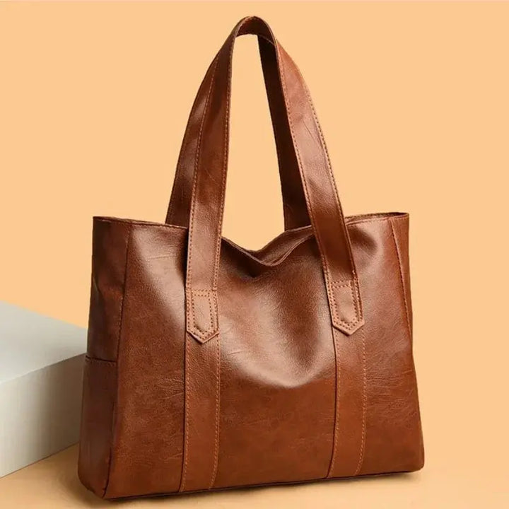 El Lujo Minimalista de Grace | Bolso de Hombro de Cuero Suave